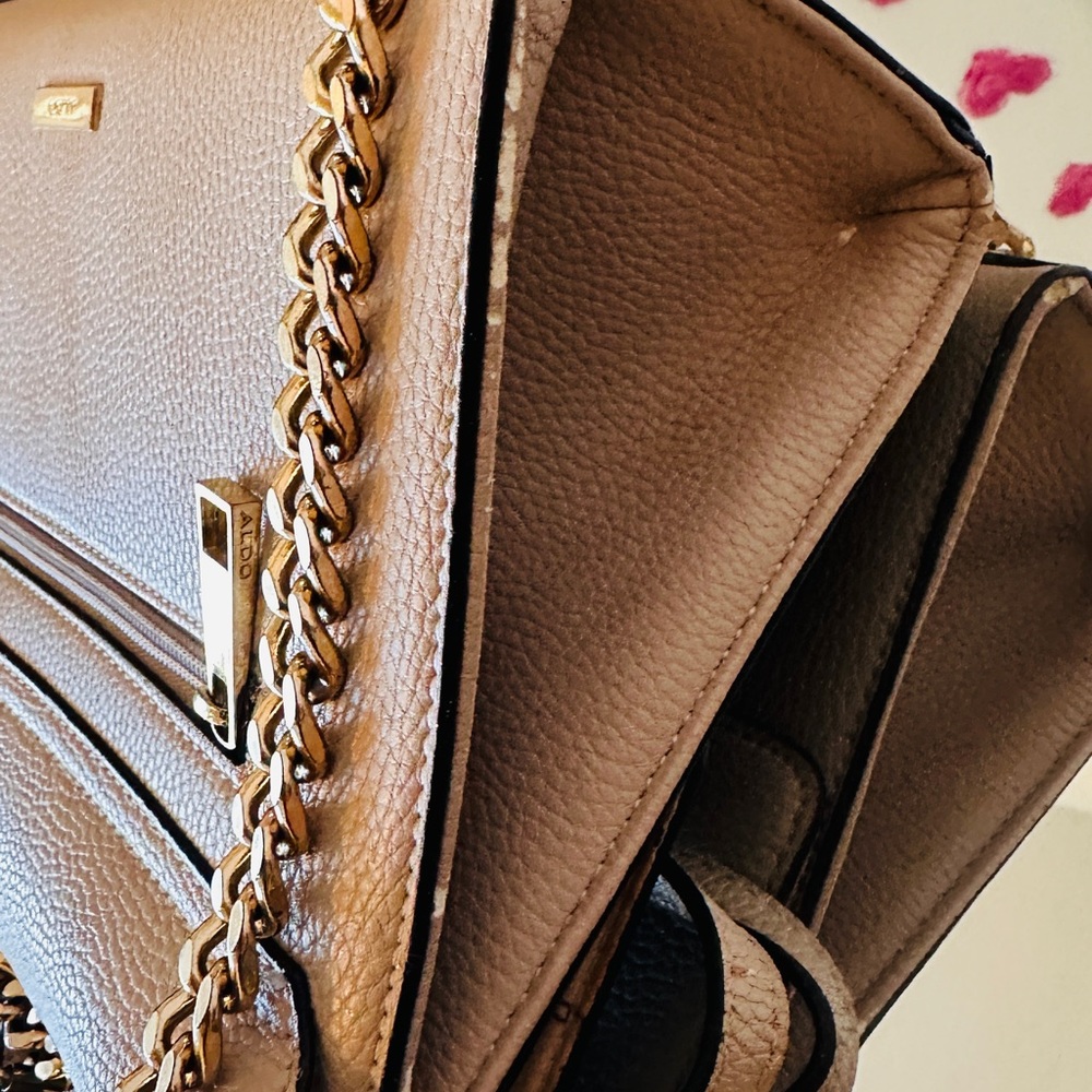 Highlight Handbag - Picture 4 of 9
